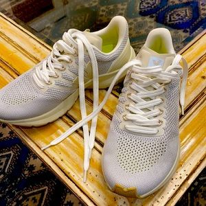 Veja  beige Marlin V knit sneakers